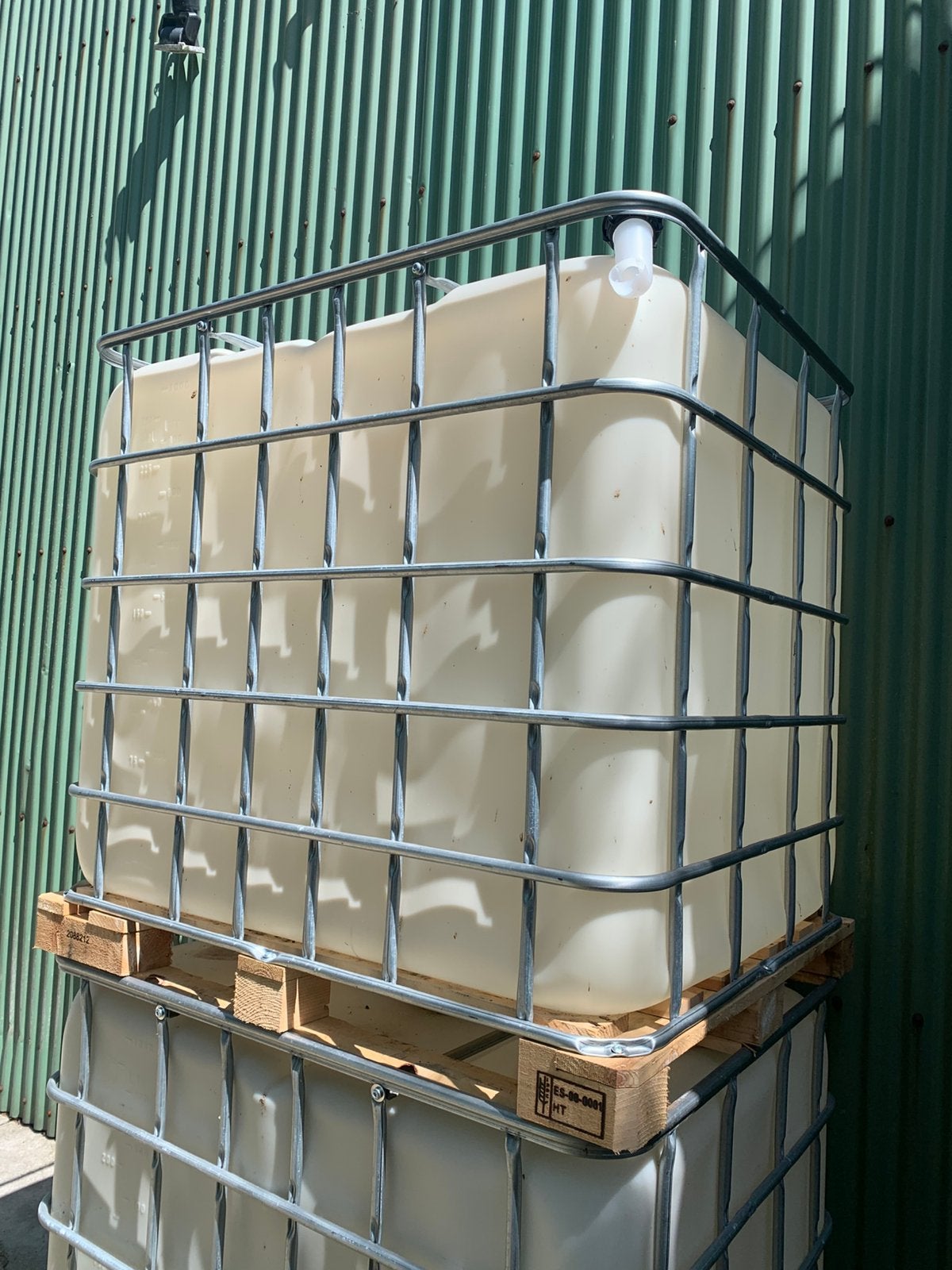 Ibc tank 1000 liter met kraantje, 150 liter of meer, Ophalen, Zo goed als nieuw, Met kraantje