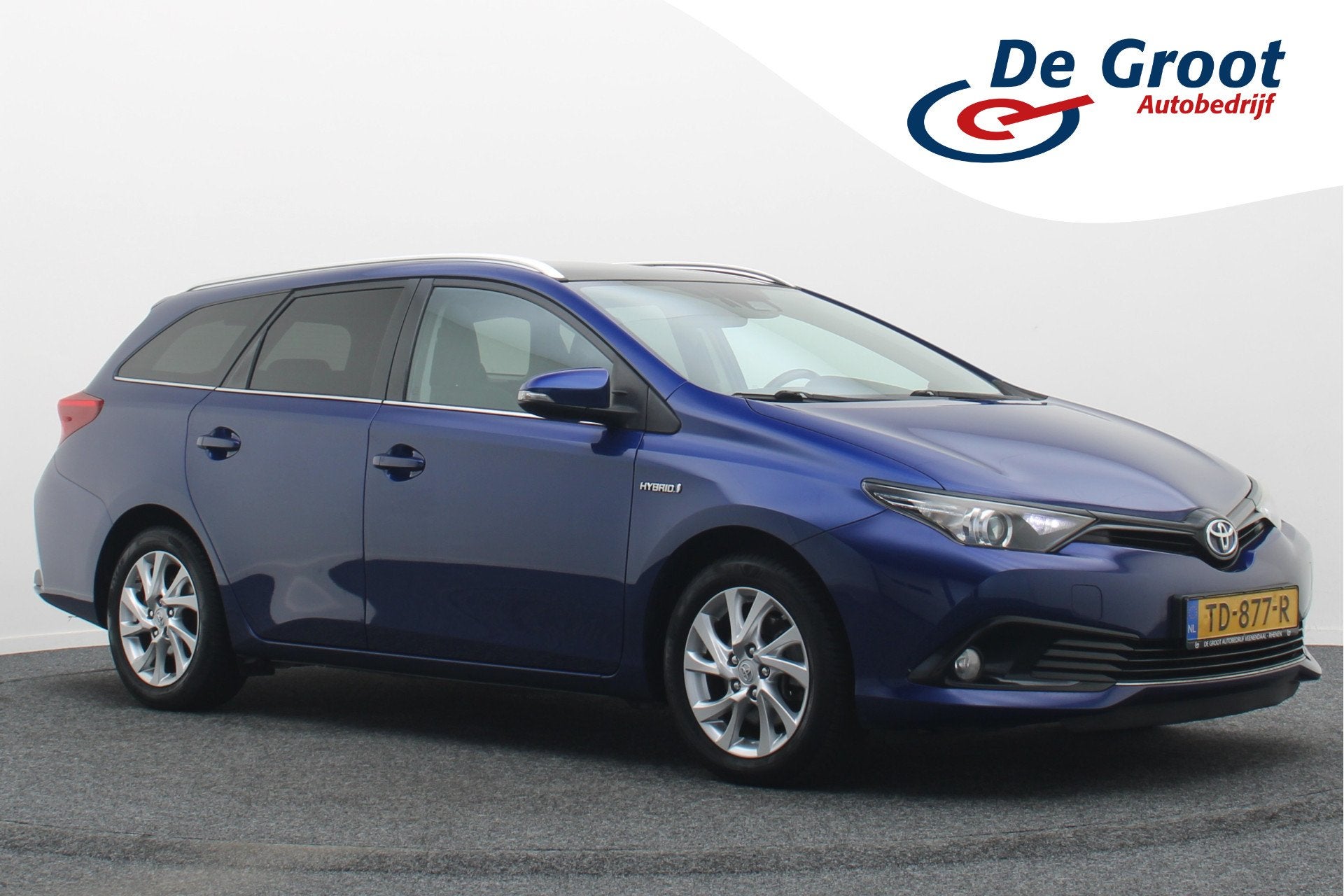 Toyota Auris Touring Sports 1.8 Hybrid Dynamic Panoramadak,, 136 pk, Gebruikt, Blauw, Alcantara