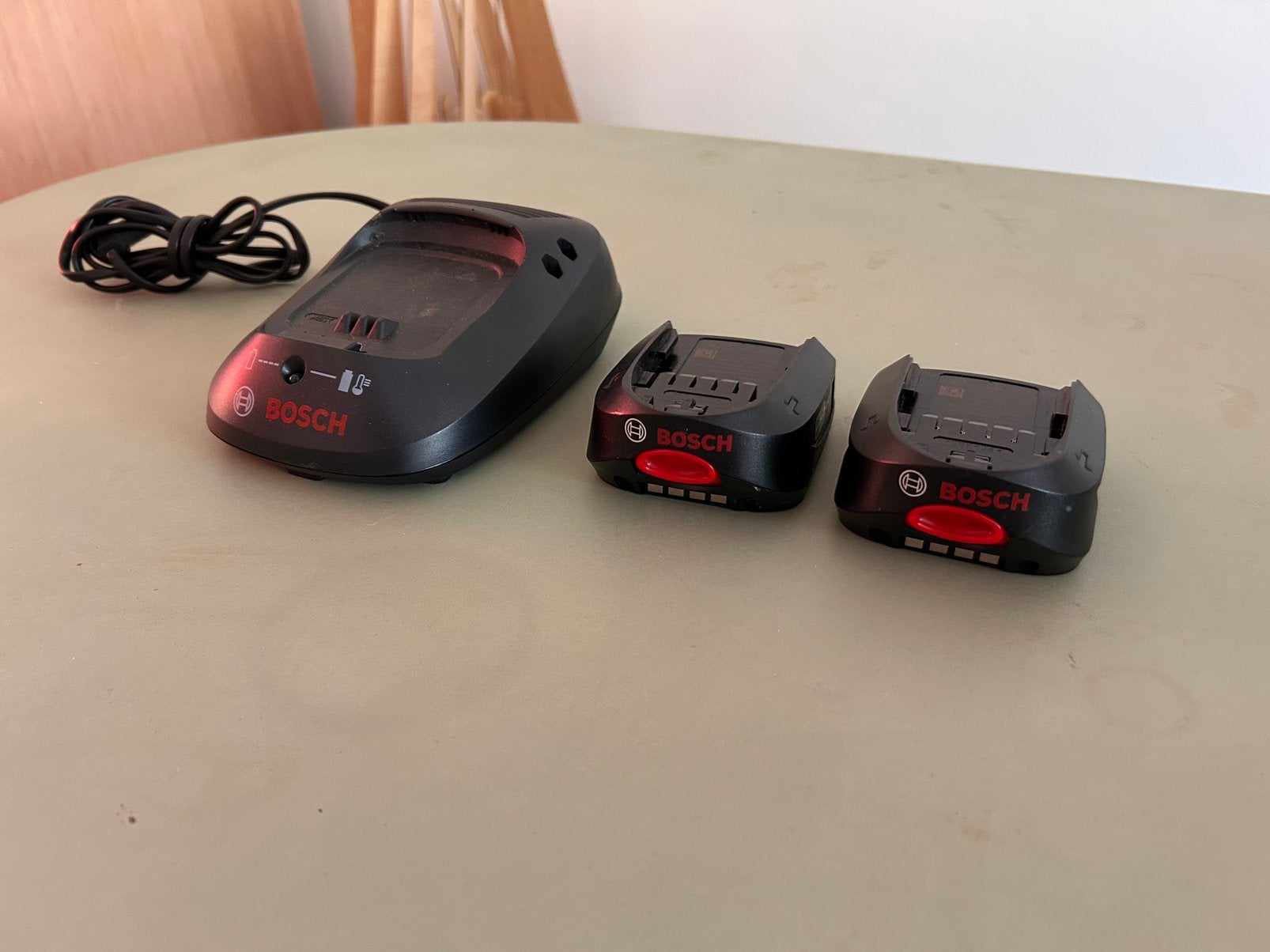Bosch 14,4V accu’s en oplader, Ophalen of Verzenden, Zo goed als nieuw, Minder dan 400 watt, Boormachine