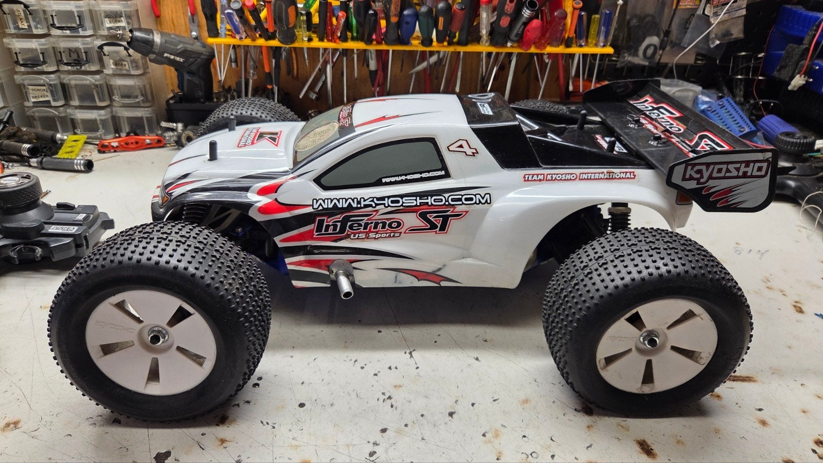 Te koop mooie kyocho inferno, Gebruikt, Auto offroad, Ophalen of Verzenden, Schaal 1:8