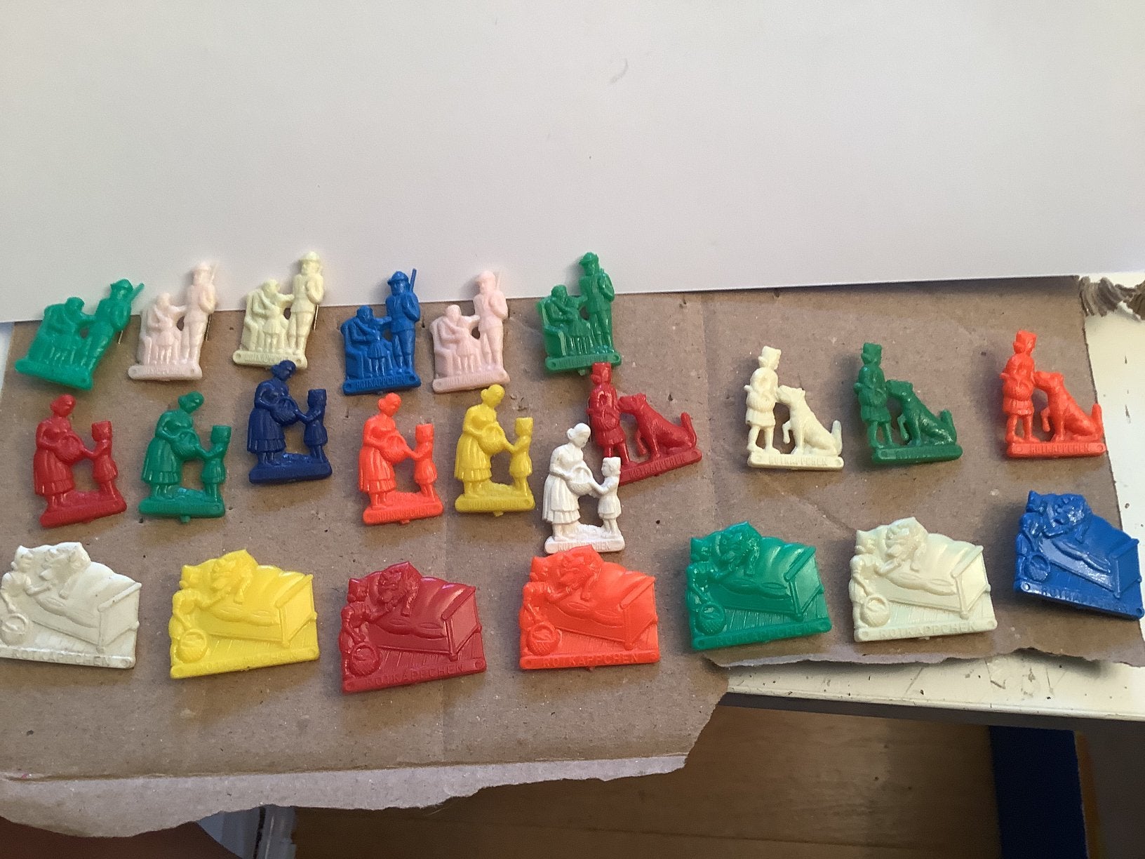 23 plastic speldjes sprookjes, Ophalen of Verzenden, Zo goed als nieuw, Overige onderwerpen