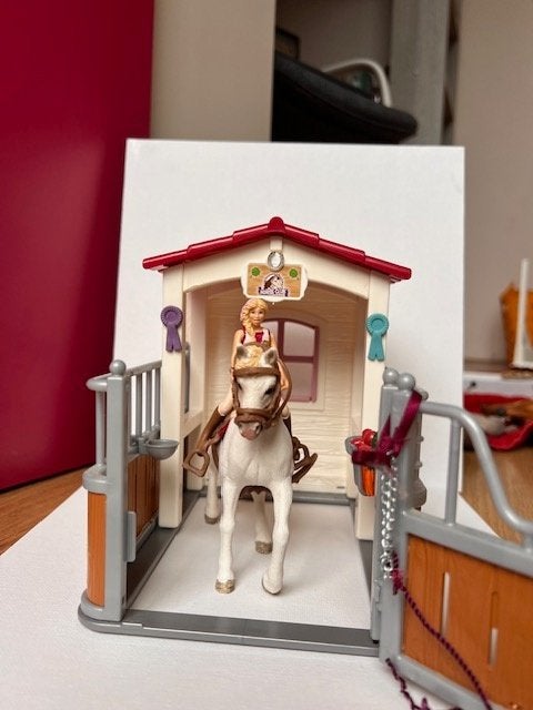 Leuke schleich stal + paard en ruiter, Verzamelen, Speelgoed, Ophalen, Gebruikt