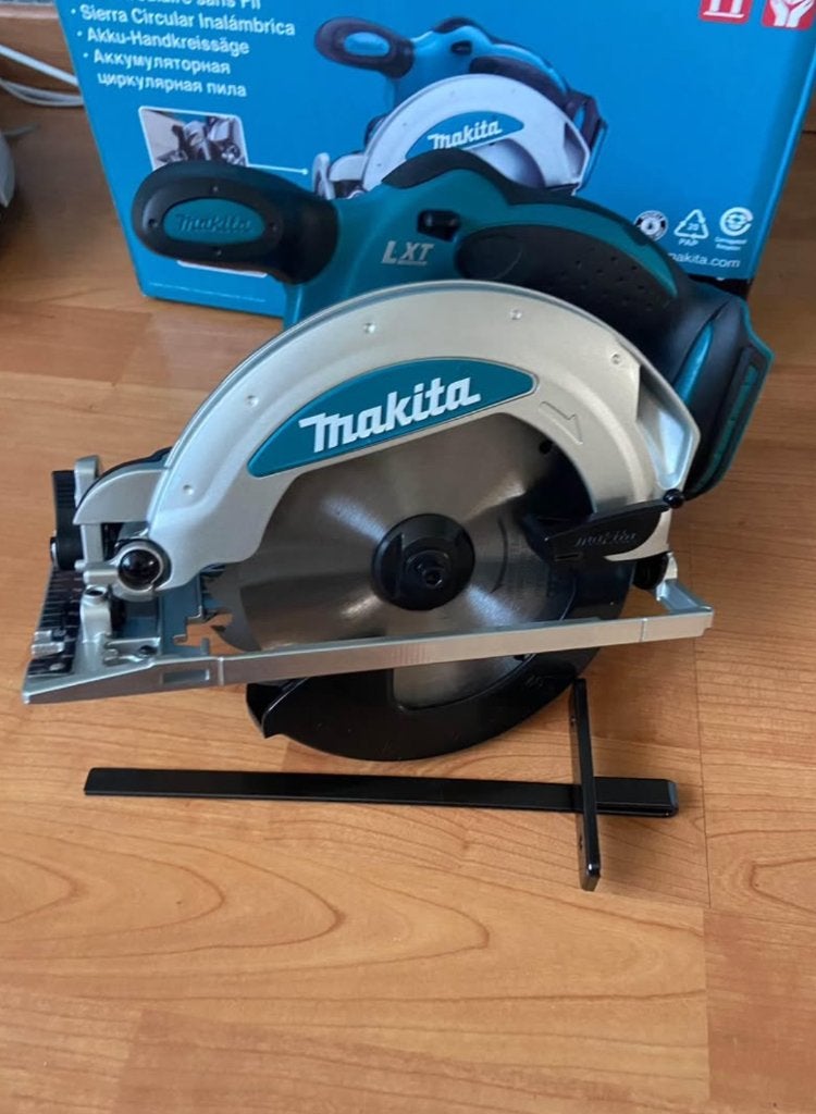 Cirkelzaag makita 18V, Doe-het-zelf en Verbouw, Cirkelzaag, Ophalen of Verzenden, Zo goed als nieuw, 30 tot 70 mm