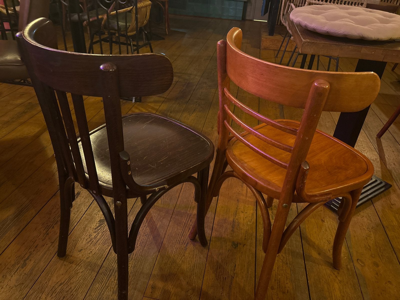 18 stuks Thonet stoelen, caféstoelen, restaurantstoelen, Ophalen