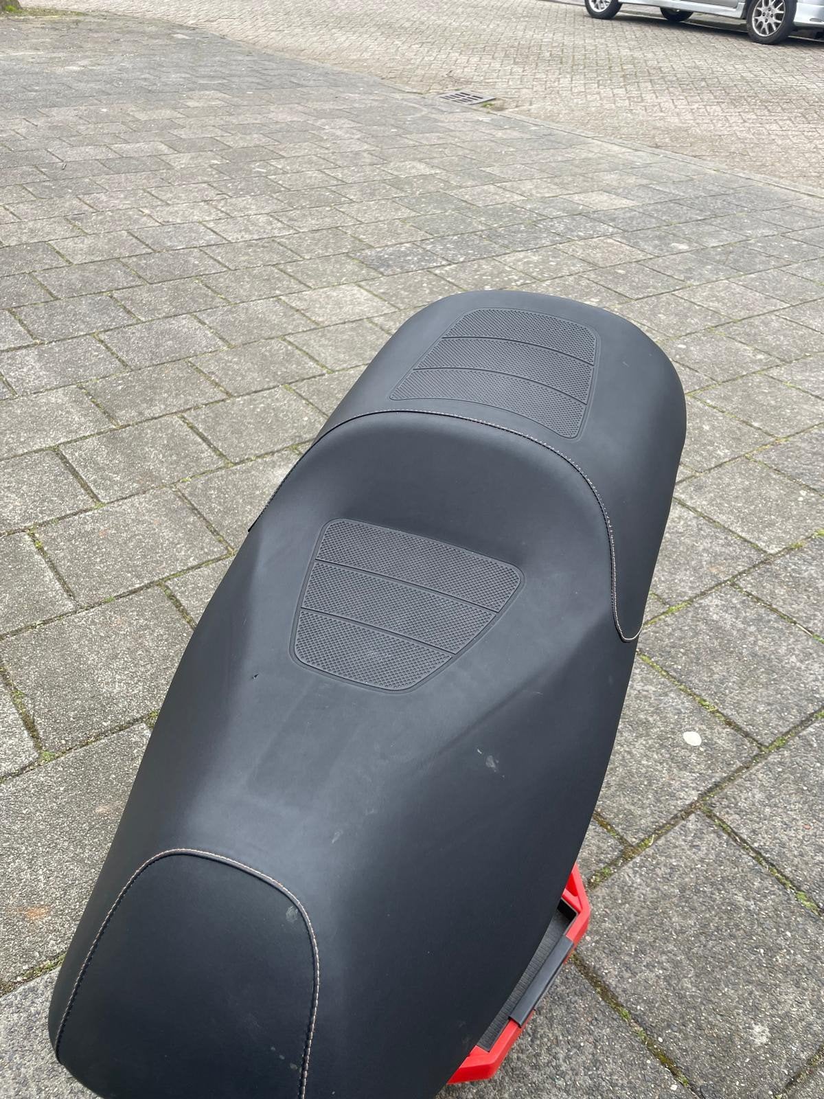 Gilera Fuoco 500 origineel zadel, Ophalen, Gebruikt