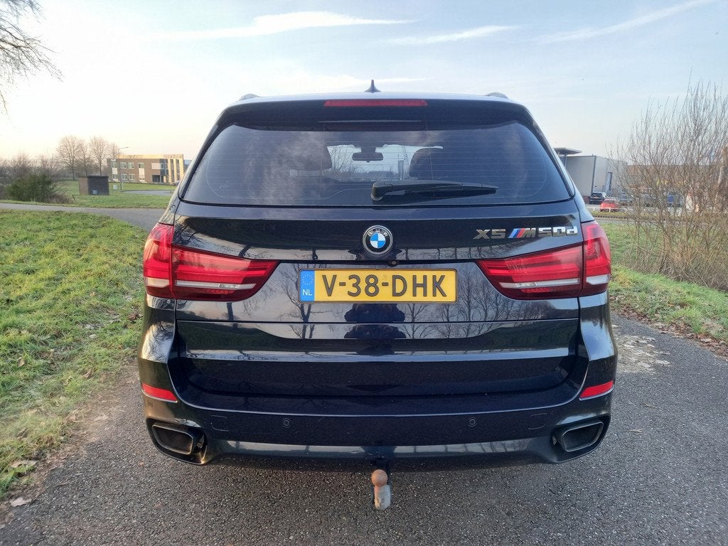 BMW X5 M50D 3,0 D AUTOMAAT (bj 2016), Auto's, Gebruikt, Euro 6, 2993 cc, Blauw