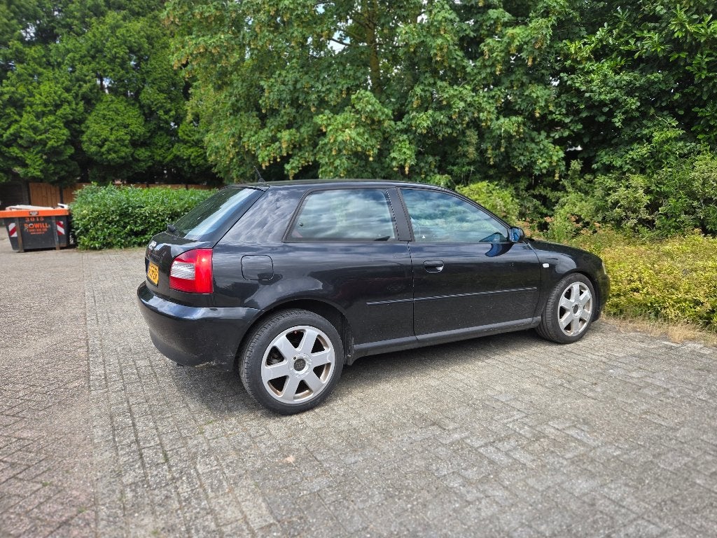 Audi A3 1.6 75KW 3D 2001 Zwart, Auto's, Audi, Particulier, A3, Airbags, Centrale vergrendeling, Radio, Benzine, C, Hatchback, Handgeschakeld