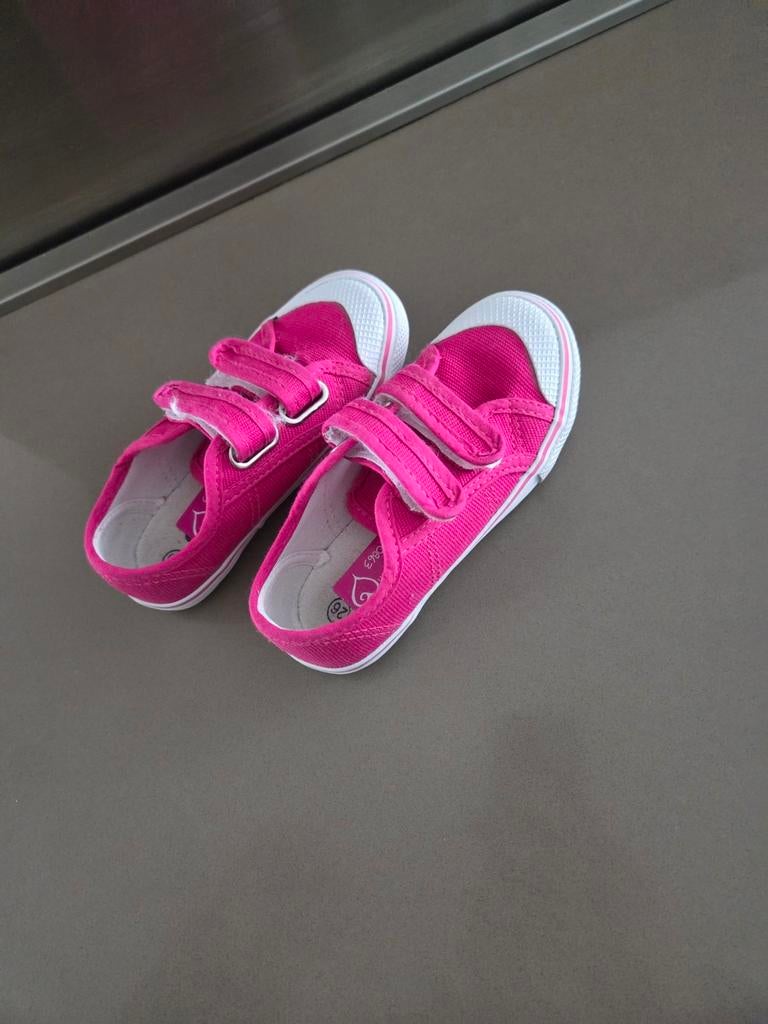 Roze gymschoenen voor kinderen - Maat 26, Kinderen en Baby's, Kinderkleding | Schoenen en Sokken, Gebruikt, Meisje, Sportschoenen