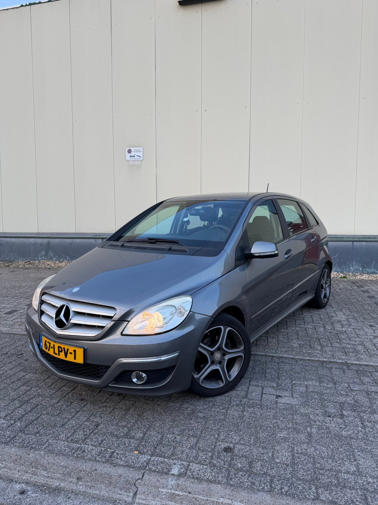 Mercedes-Benz B-Klasse 1.5 B160 5DRS CVT 2010 Grijs, Auto's, Mercedes-Benz, 1498 cc, Particulier, 1000 kg, Zilver of Grijs