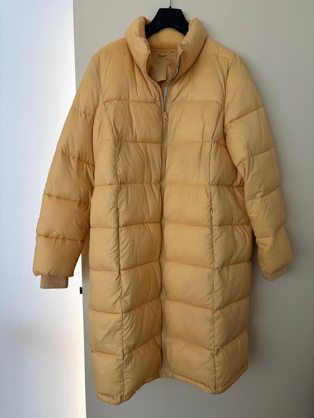 Gele lichtgewicht winterjas van re.draft, maat L, Ophalen of Verzenden, Gedragen, Maat 42/44 (L), Geel