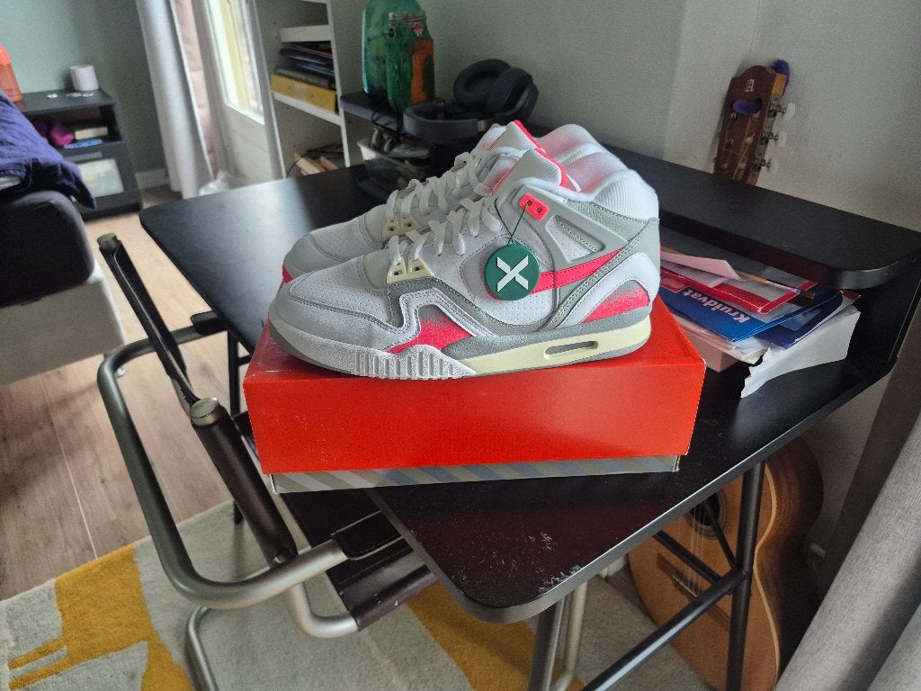 Nike Air Tech Challenge II Hot Lava US10 Ongedragen, Kleding | Heren, Wit, Nike, Nieuw, Ophalen of Verzenden