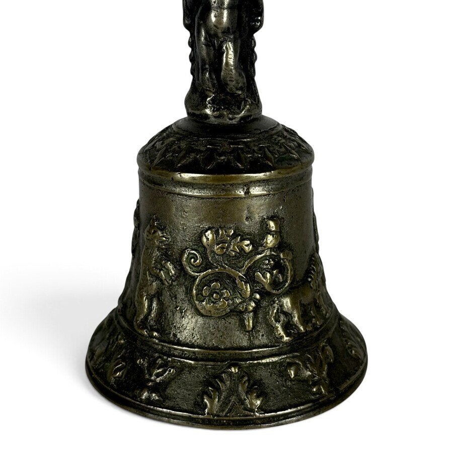 Een antieke bronzen tafelbel en zwavelstok doosje., Ophalen of Verzenden