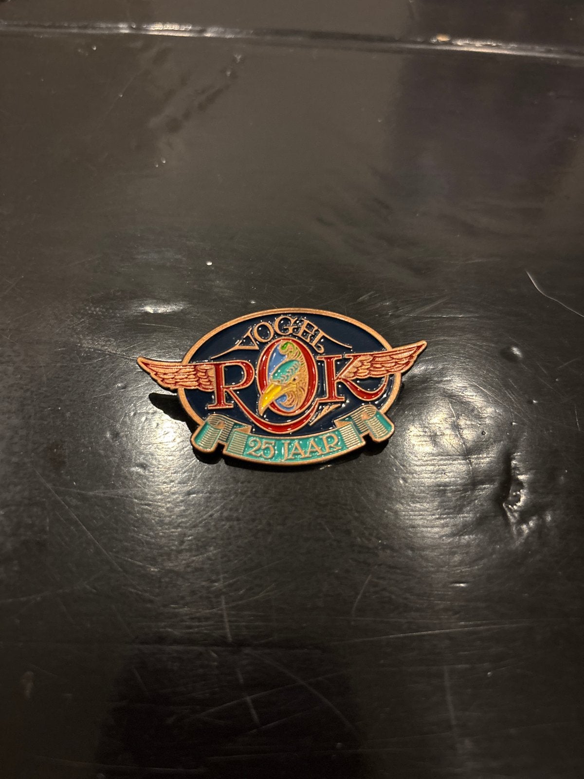 Efteling Pin 25 Jaar Vogel Rok, Verzamelen, Ophalen of Verzenden, Zo goed als nieuw, Overige onderwerpen, Speldje of Pin