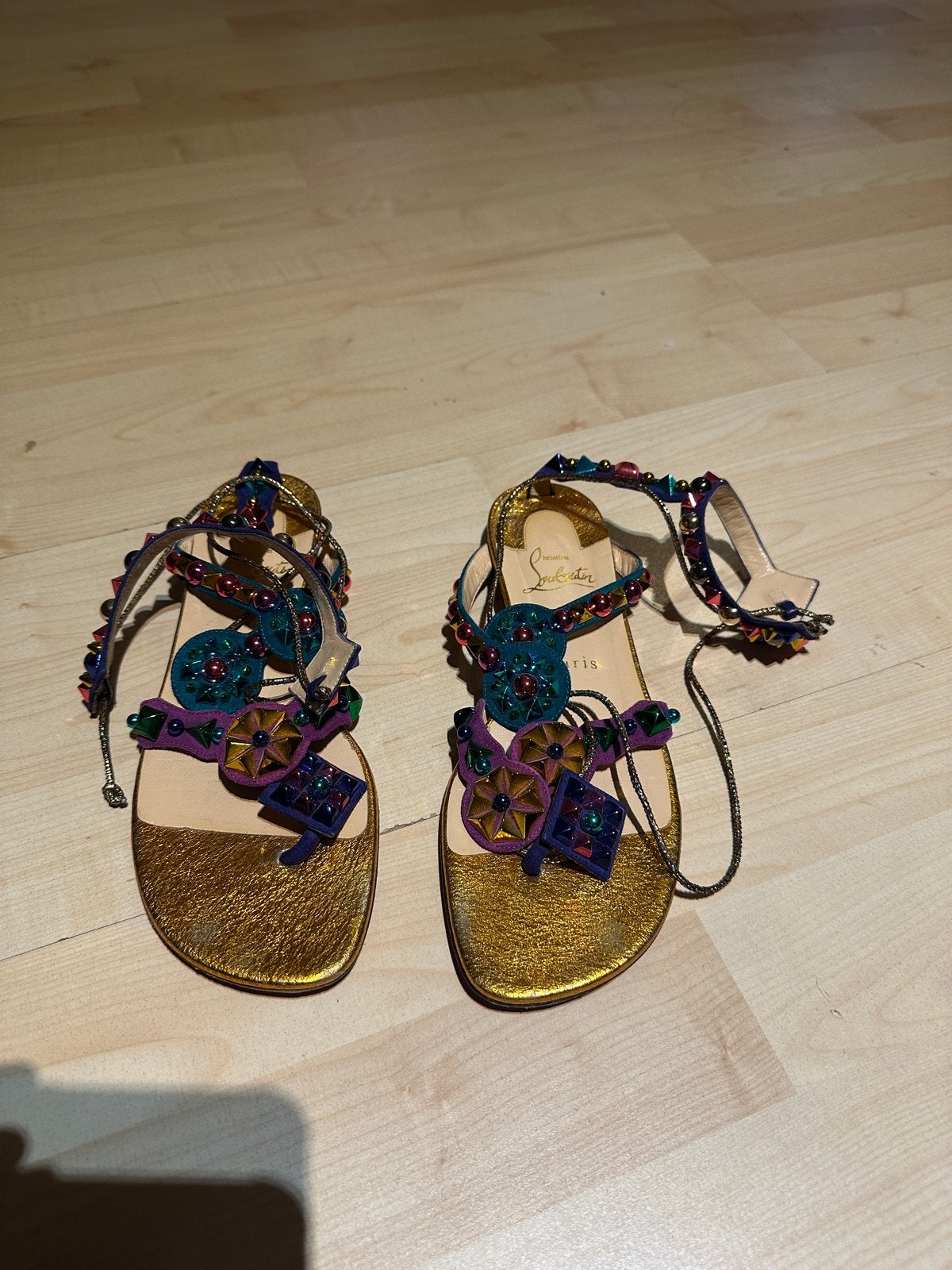 Christian Louboutin Platte Sandalen - Gedragen, Ophalen, Overige kleuren, Sandalen of Muiltjes, Gedragen