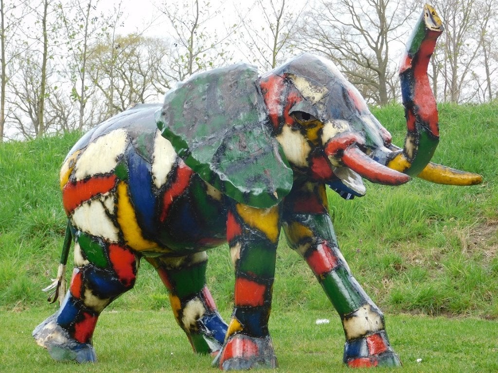 Olifant in Kleur - 135 x 180 cm - Handgemaakt, Antiek en Kunst, Kunst | Designobjecten, Ophalen of Verzenden