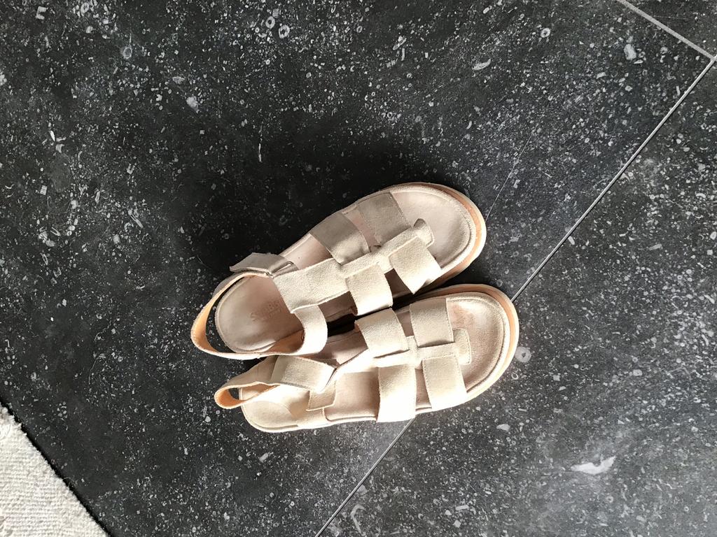 Sandalen, suède merk Shabbies, Kleding | Dames, Schoenen, Ophalen of Verzenden, Zo goed als nieuw, Beige, Sandalen of Muiltjes