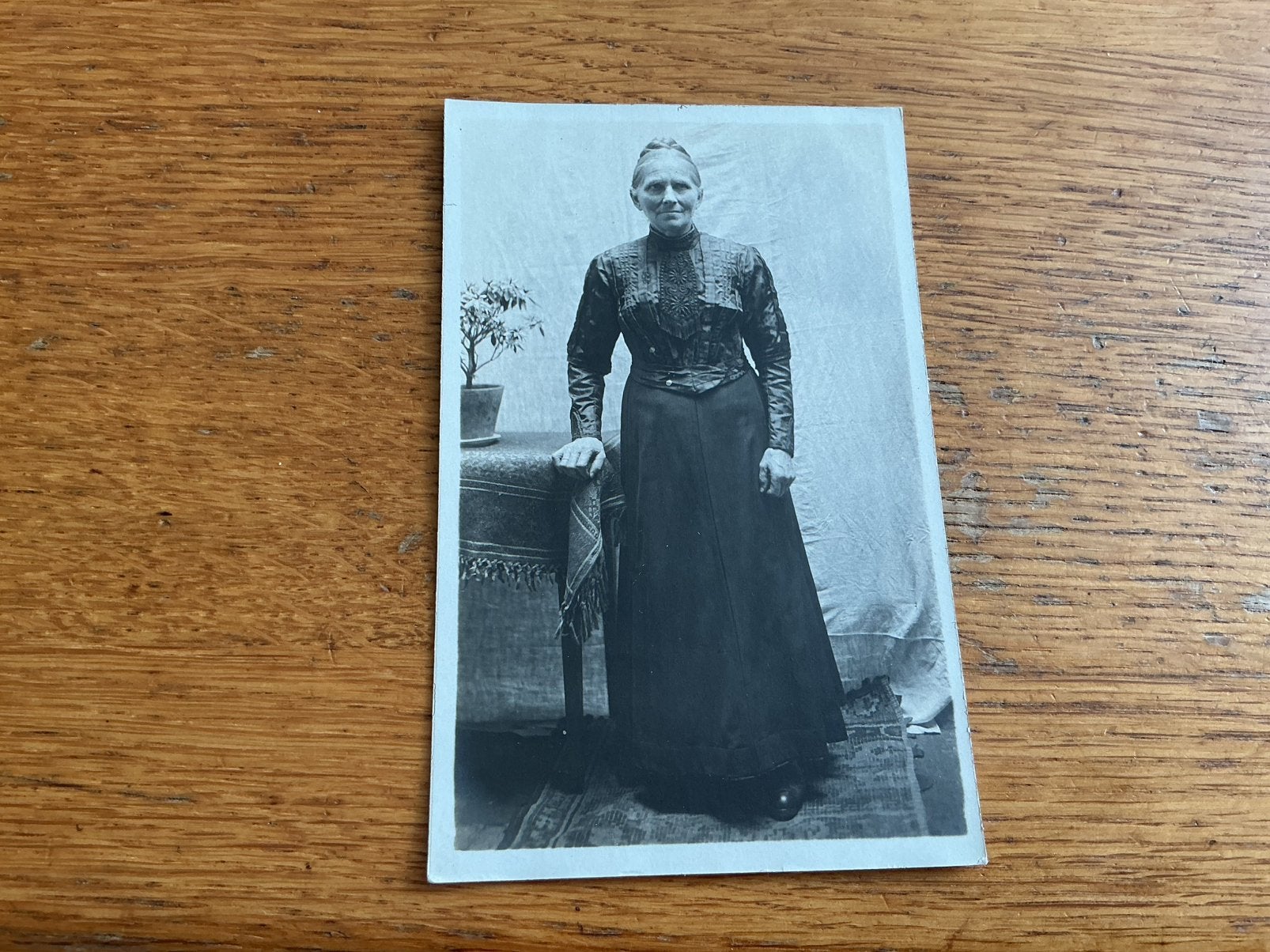 O407 vrouw, Ophalen of Verzenden, Voor 1940, Zo goed als nieuw