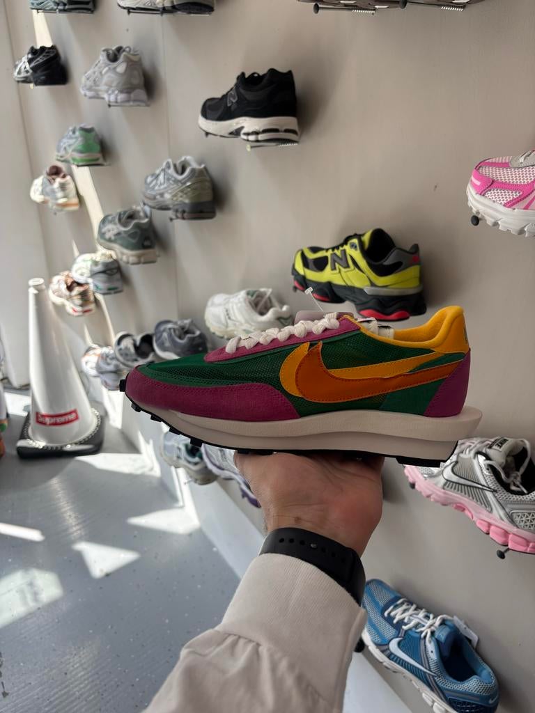 Nike Sacai Waffle Groen Roze - Maat 42,5, D, Overige kleuren, Nieuw, Ophalen of Verzenden
