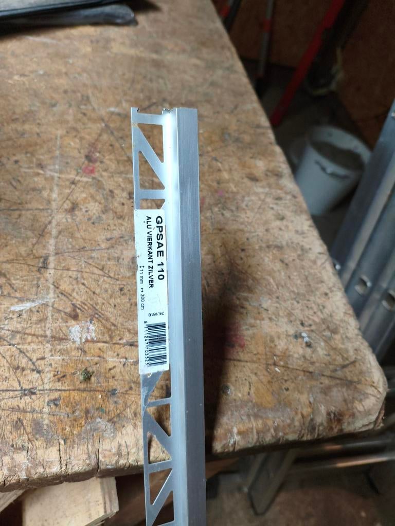 Aluminium hoekprofiel vierkant zilver GPSAE 110.  159,5 cm, Doe-het-zelf en Verbouw, Plinten en Afwerking, Ophalen, Nieuw, Overige materialen