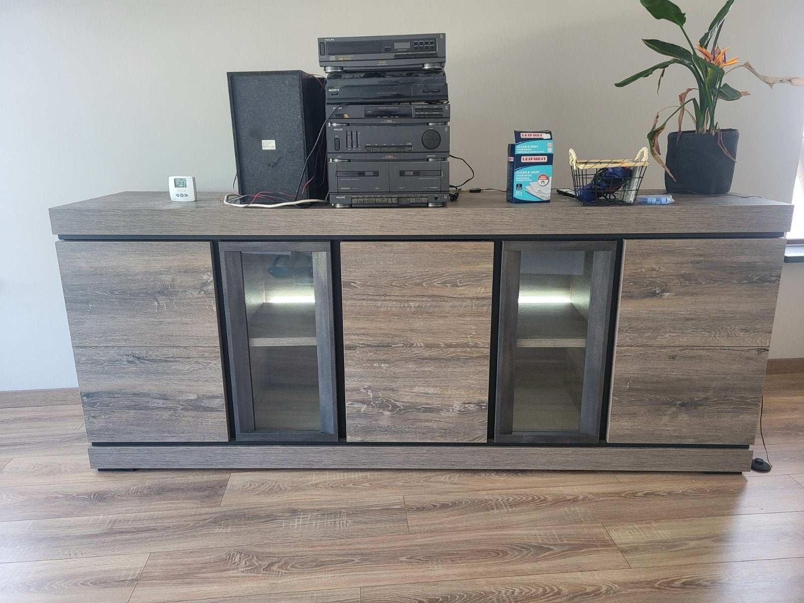 dressoir met glasdeuren, Ophalen, Zo goed als nieuw, 25 tot 50 cm