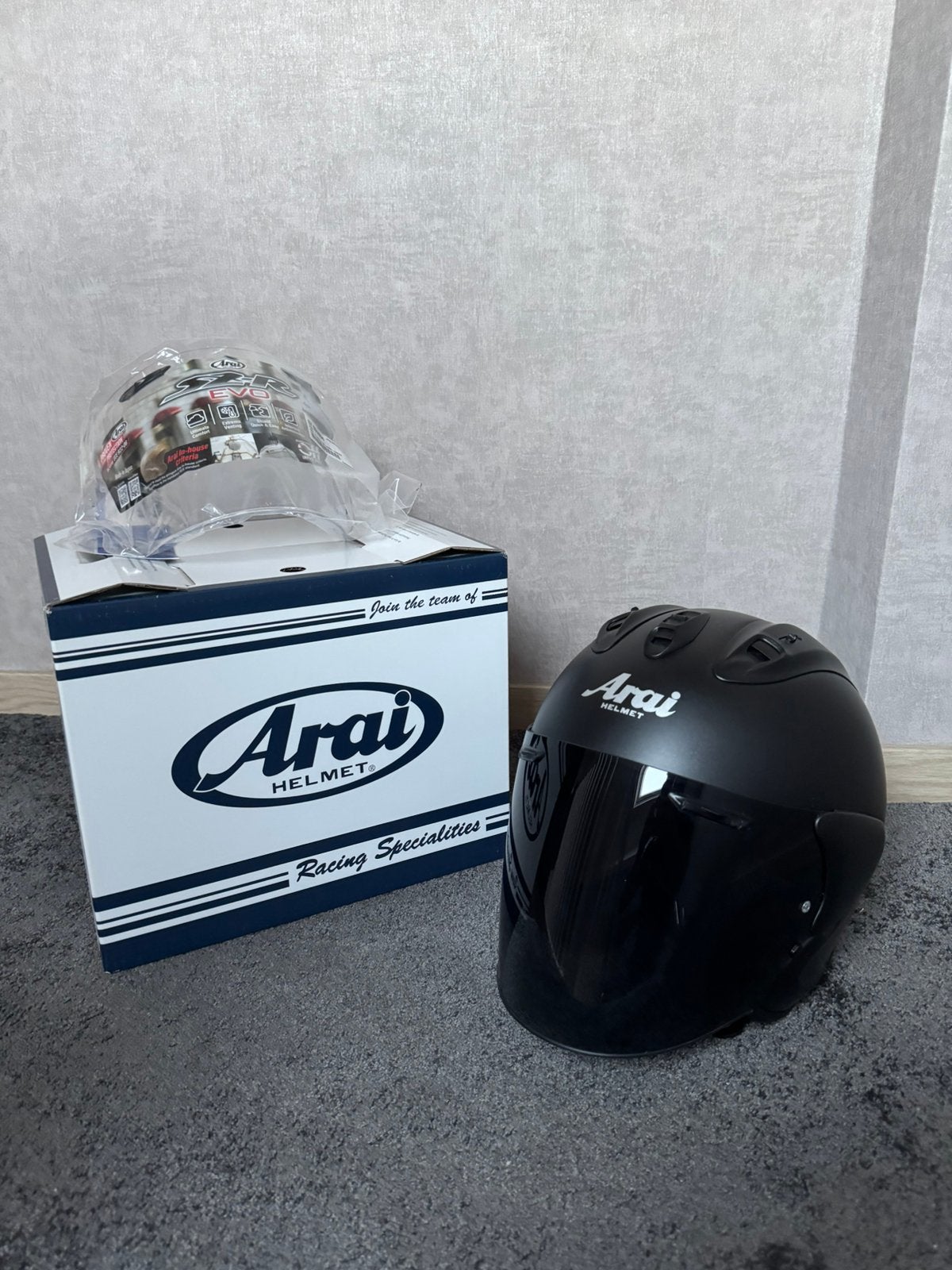 Arai SZ-R Evo Frost Black helm - Maat S + Dark Smoke vizier, Motoren, Kleding | Motorhelmen, Ophalen, Arai, Jethelm, S