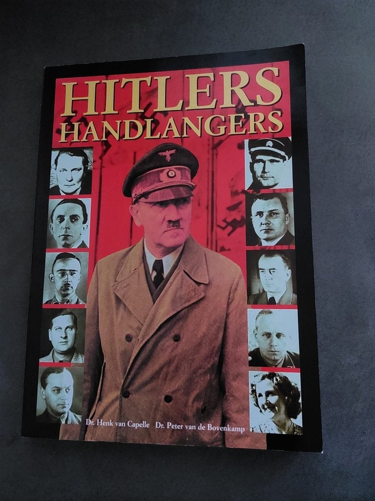 Hitlers handlangers - Henk van Capelle 2e wereldoorlog, Boeken, Ophalen of Verzenden, Tweede Wereldoorlog, Zo goed als nieuw, Algemeen