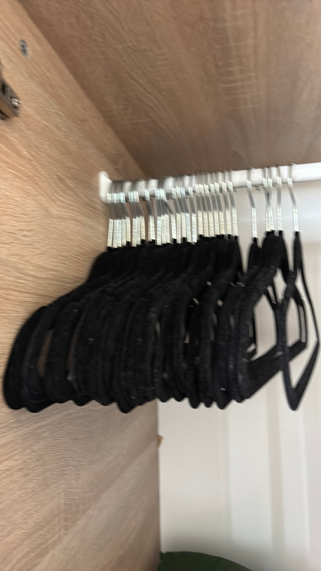 30 stuks kledinghangers, Ophalen, Gebruikt, Fluweel, Volwassenen