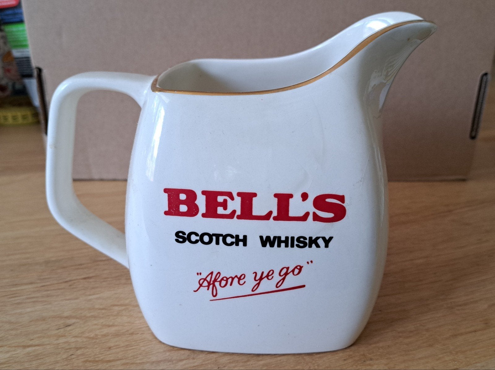 Bell's whisky waterkan, Verzamelen, Biermerken, Ophalen of Verzenden, Zo goed als nieuw, Flesopener, Overige merken
