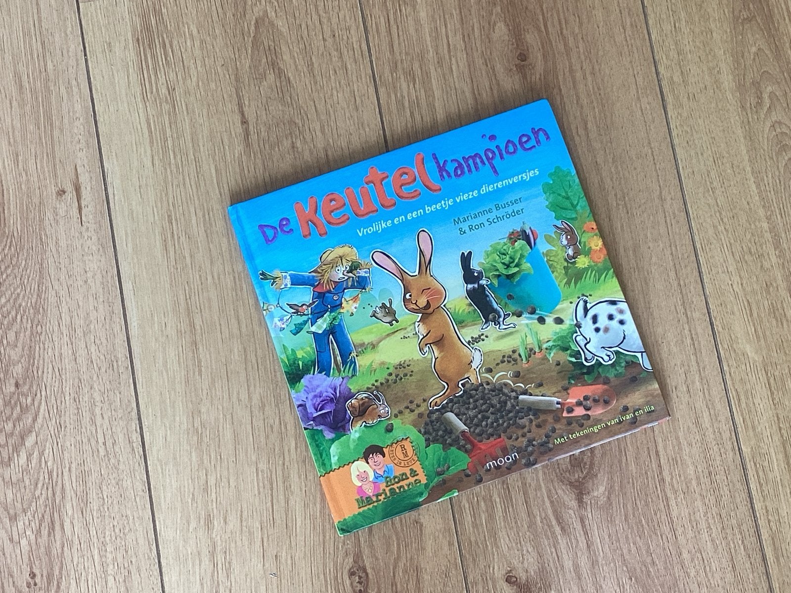De Keutelkampioen: Vrolijke en vieze dierenversjes, Boeken, Ophalen of Verzenden, Zo goed als nieuw, Fictie algemeen