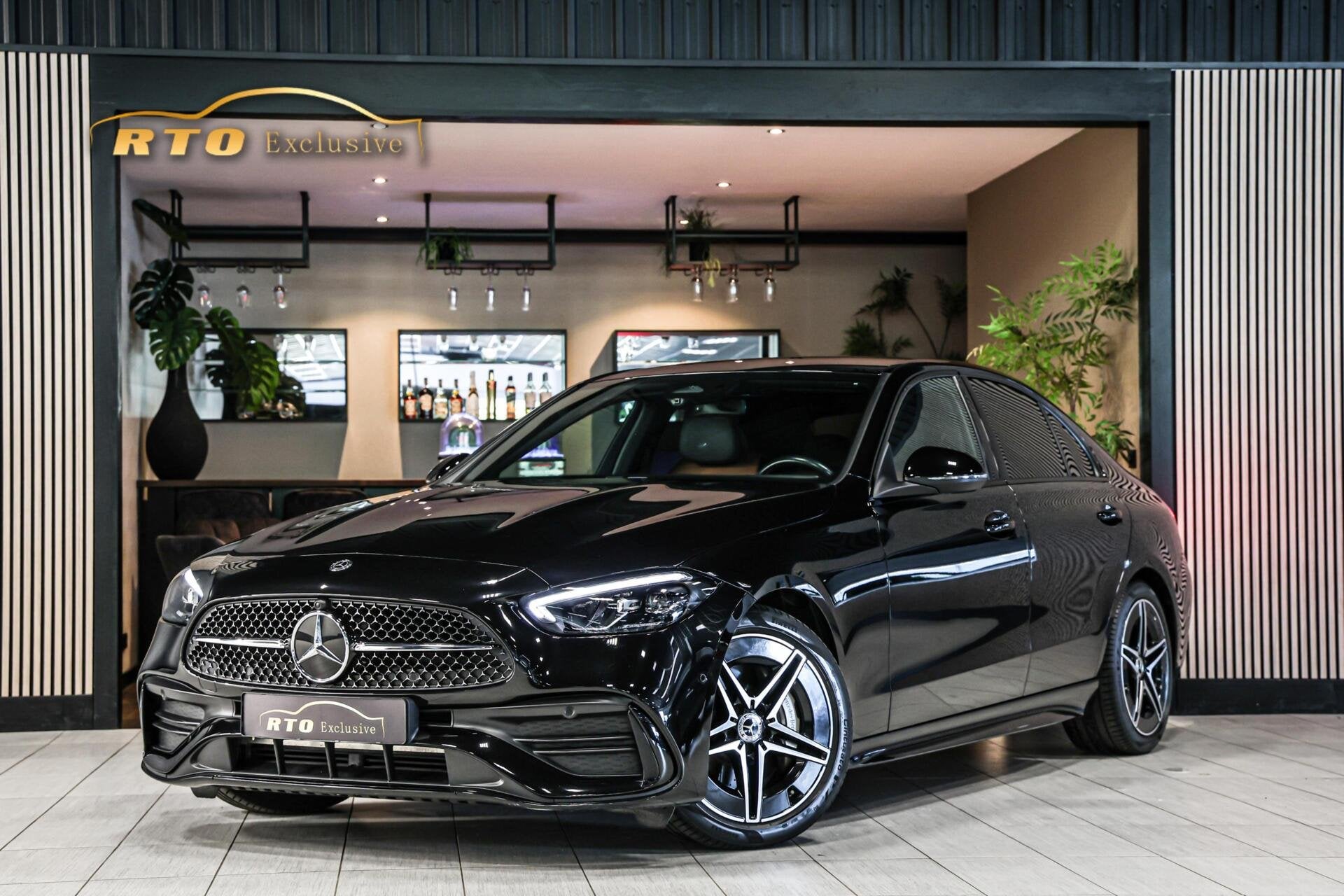 Mercedes C-klasse 180 AMG|Sfeer|Night|Camera|Carplay, Automaat, Euro 6, 4 cilinders, Met garantie (alle)