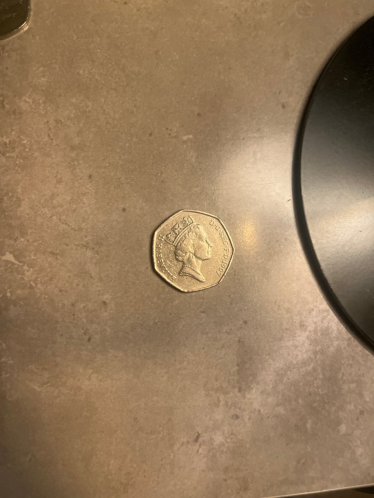 Zeldzame 50 Pence munt uit 1997 - Koningin Elizabeth II, Postzegels en Munten, Ophalen of Verzenden, Overige landen, Losse munt