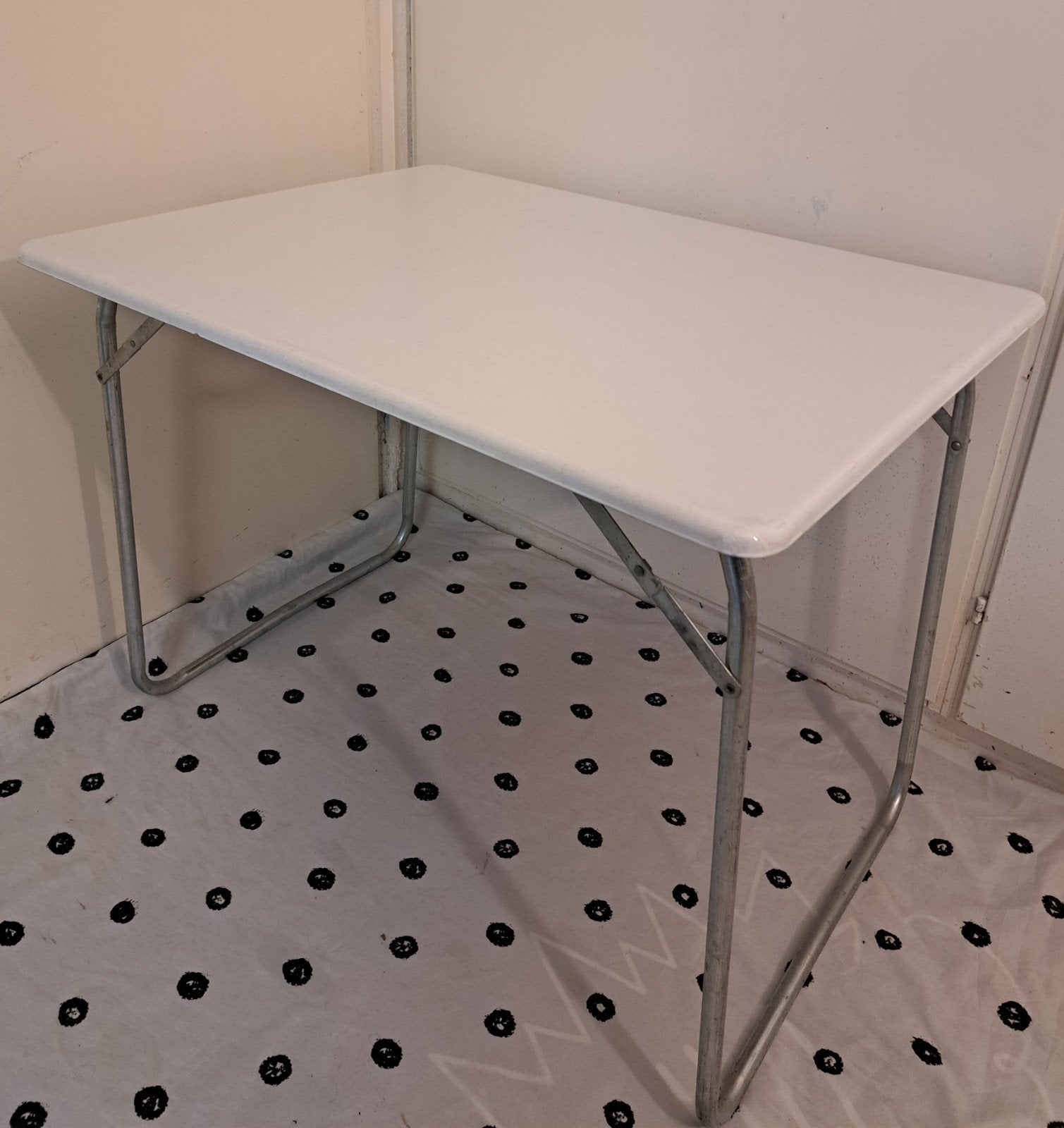 Campingtafel Opvouwbaar gemakkelijk vouwen en reinigen. Ruim, Caravans en Kamperen, Ophalen, Gebruikt, Campingtafel