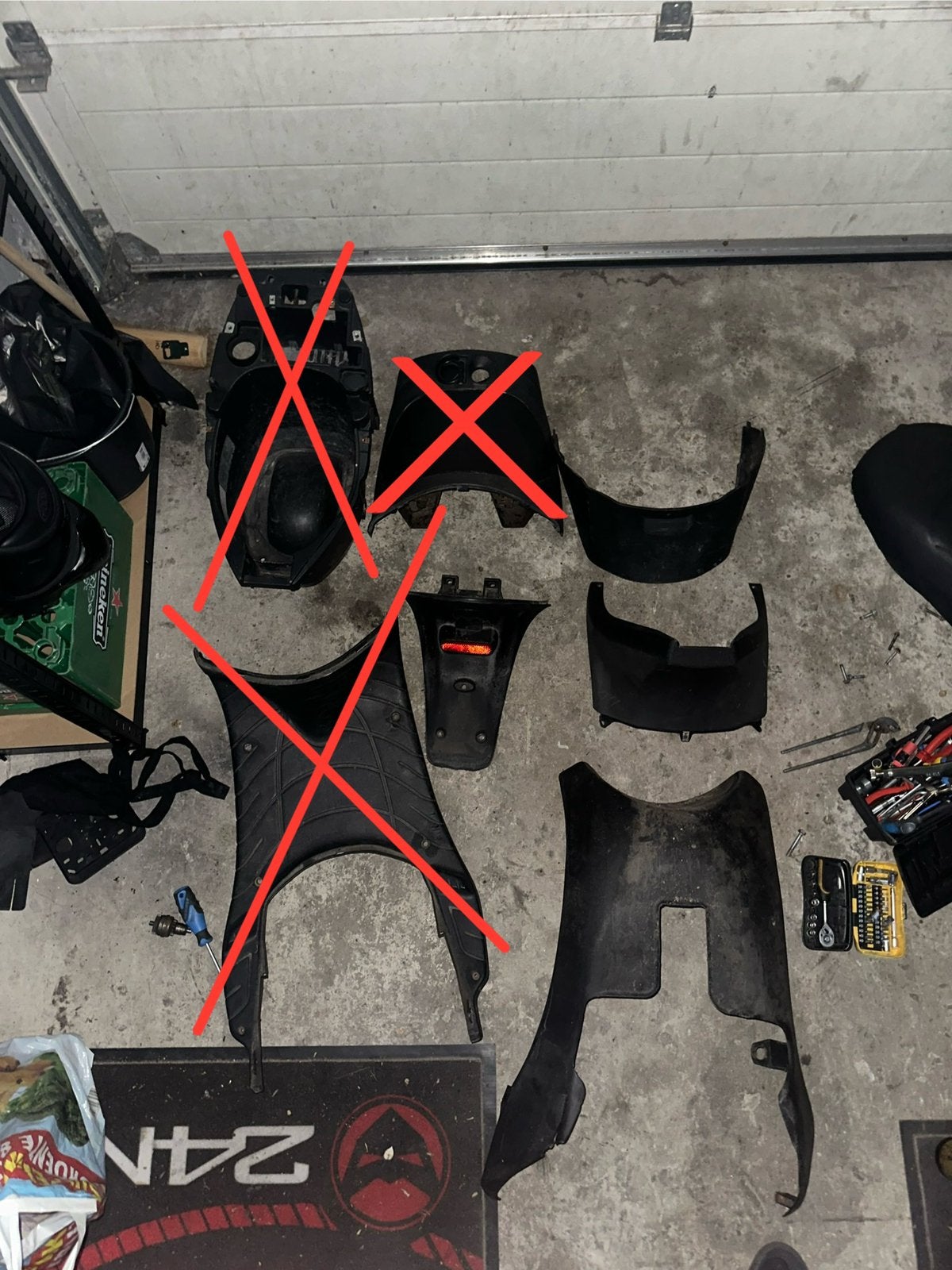 Piaggo Zip volledige binnenkappenset, Fietsen en Brommers, Brommeronderdelen | Scooters, Ophalen of Verzenden, Zo goed als nieuw