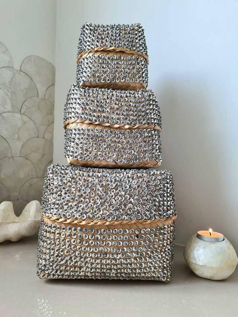 Pailletten offermand zilver uit Bali, Huis en Inrichting, Woonaccessoires | Schalen en Manden, Overige materialen, Mand, Vierkant