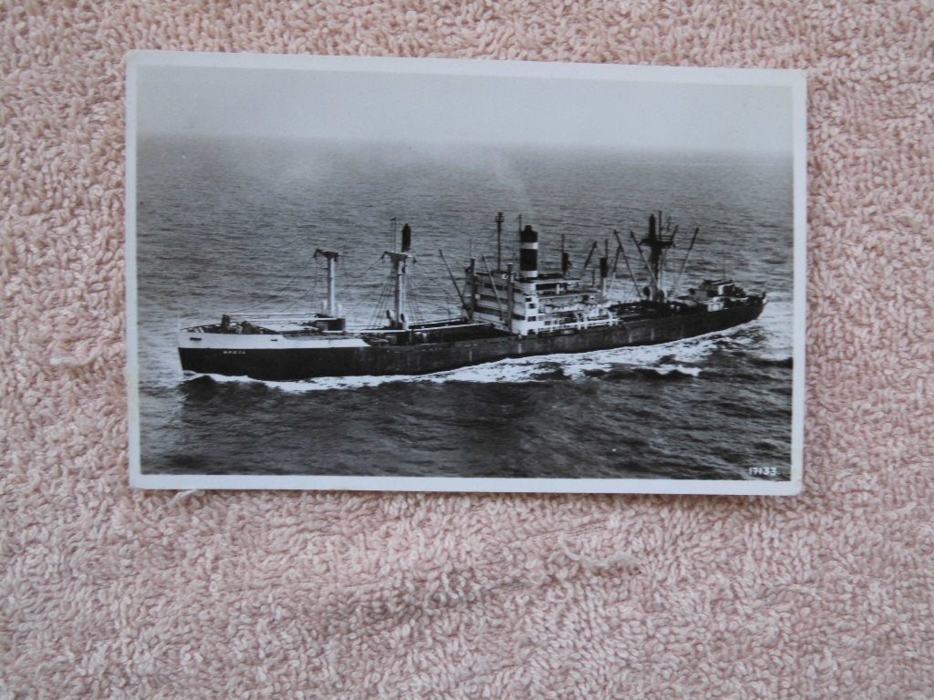 2 Oude Ansichtkaarten: Stoomschip Oranje en vrachtschip, Verzamelen, Ophalen of Verzenden, 1940 tot 1960, Gelopen, Voertuig