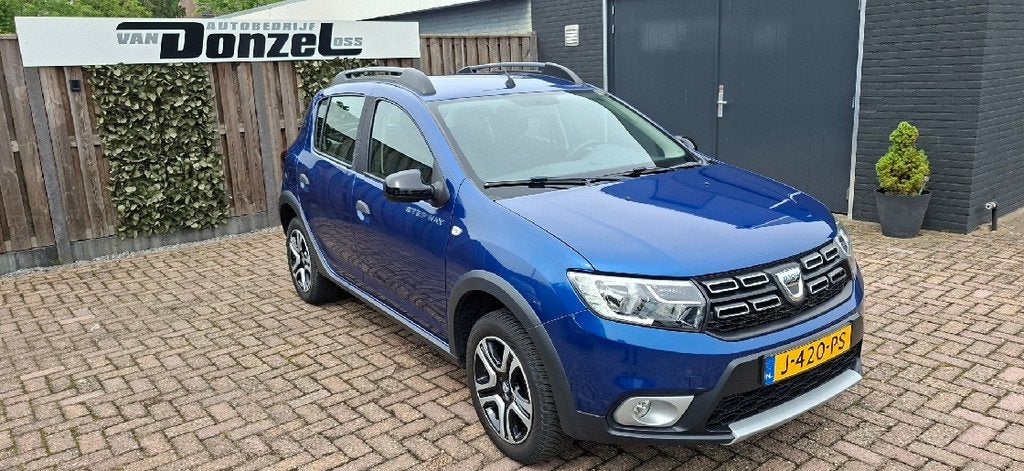 Dacia Sandero 1.0 TCe Bi-Fuel Stepway Serie Limitee 15th Ann, Auto's, Dacia, Voorwielaandrijving, 580 kg, Blauw, Origineel Nederlands