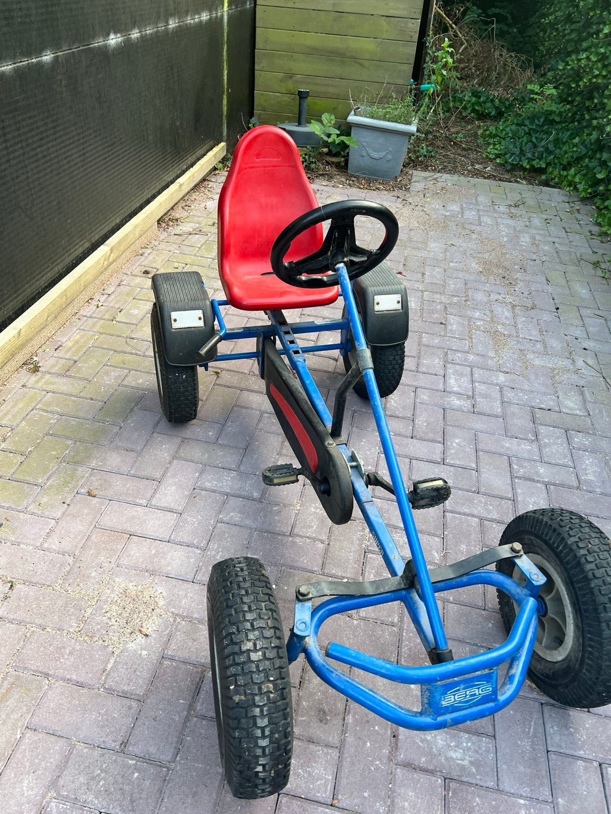 Berg mammoet skelter blauw met rood zitje, Ophalen, Zo goed als nieuw, Trapvoertuig
