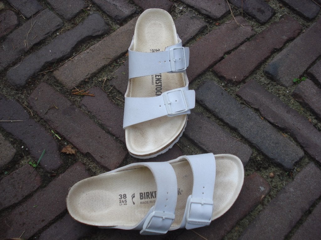 BIRKENSTOCK ARIZONA WIT 38 NU GRATIS VERZENDING PER POST, Slippers, Wit, Ophalen of Verzenden, Zo goed als nieuw