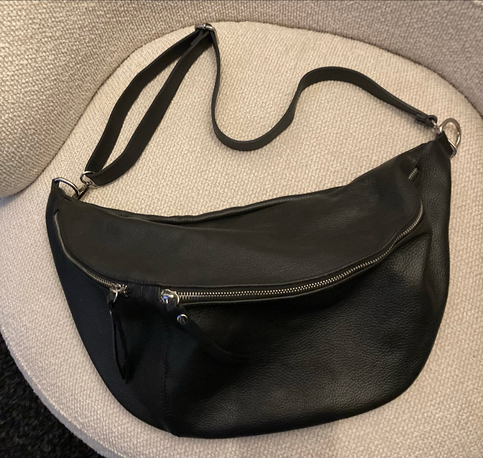 Zwarte Echt Lederen Crossbody Damestas - Made in Italy, Sieraden, Tassen en Uiterlijk, Ophalen, Zo goed als nieuw, Zwart, Schoudertasje