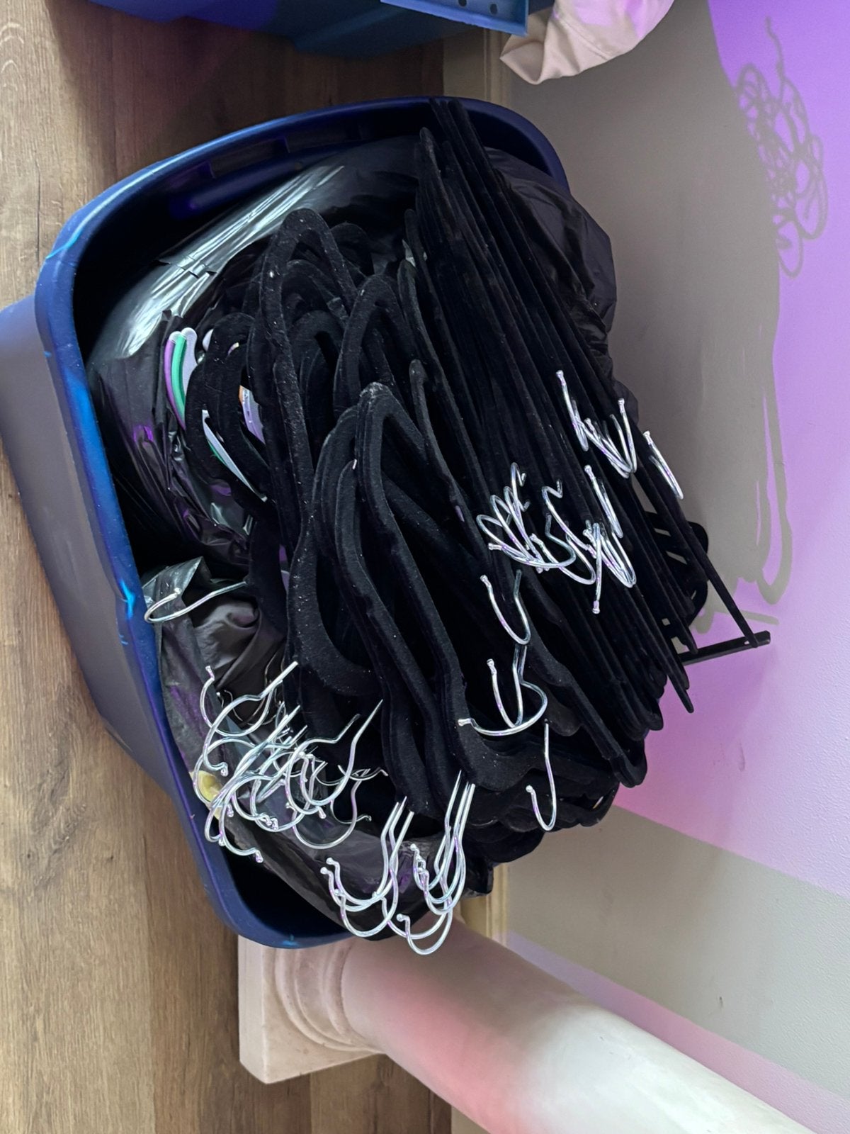 Clothing hangers / kledinghangers, Ophalen, Zo goed als nieuw, 17 tot 18, Dame