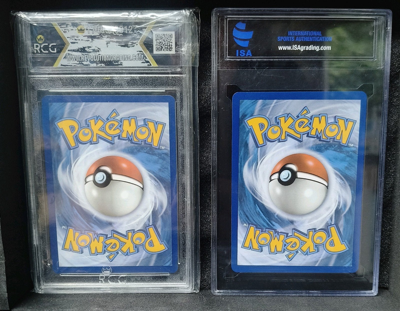 Pokémon Graded Kaarten: Umbreon & Mega Charizard mint 10, Ophalen of Verzenden, Zo goed als nieuw, Meerdere kaarten