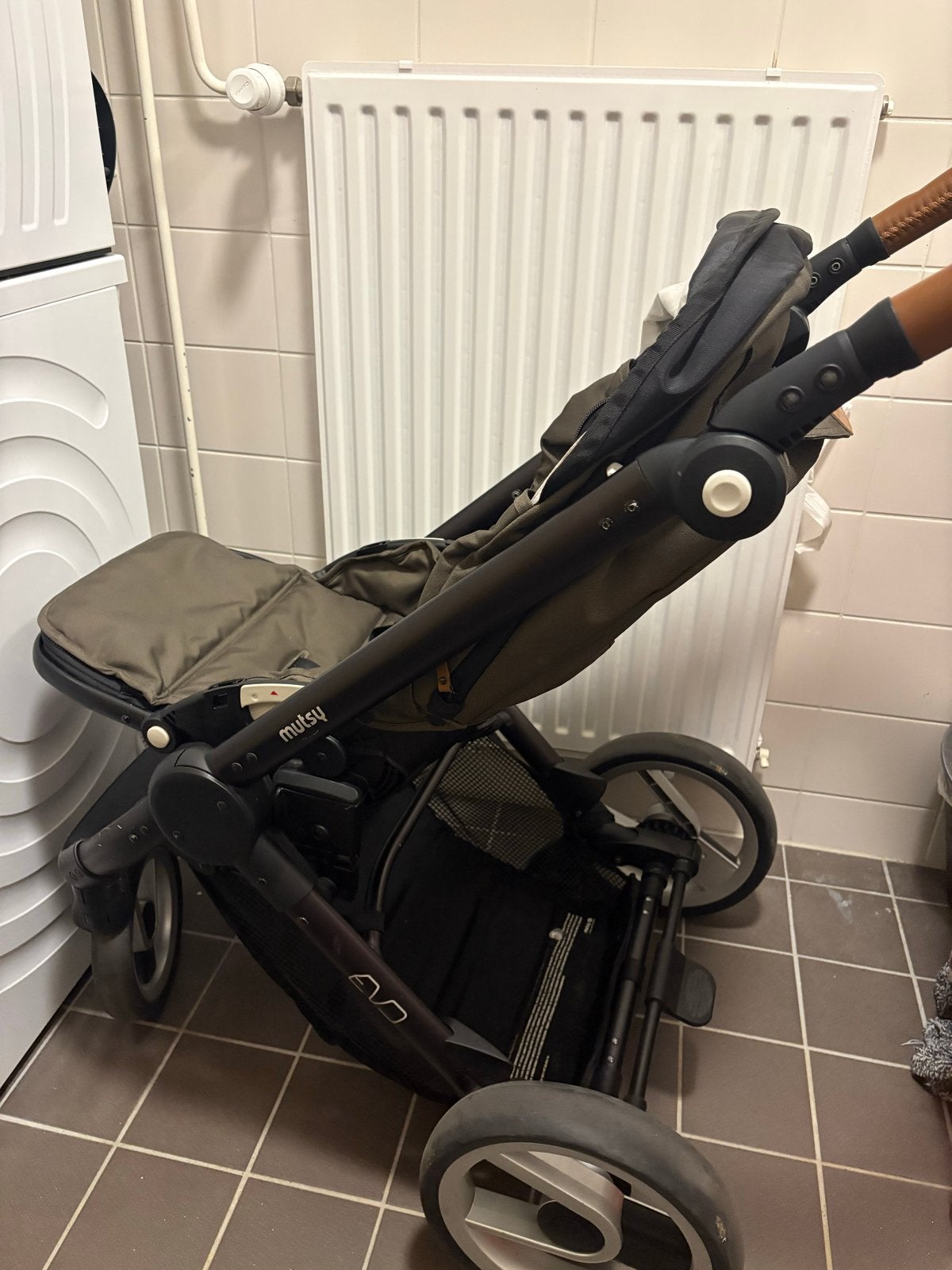 Mutsy kinderwagen met reiswieg, tas en adapters, Ophalen, Gebruikt, Combiwagen, Met reiswieg