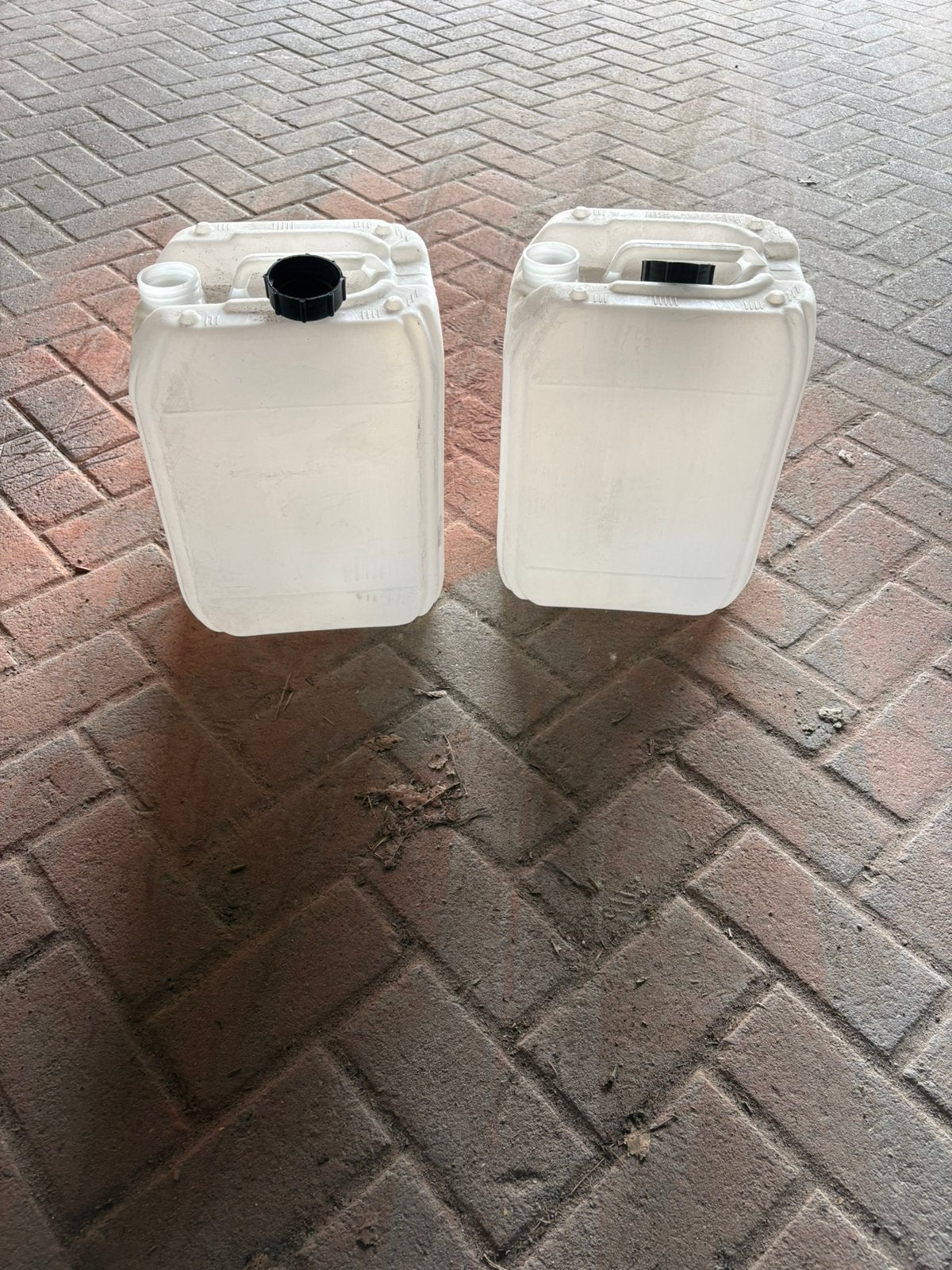 Jerrycan. 20 liter, Doe-het-zelf en Verbouw, Ophalen, Zo goed als nieuw