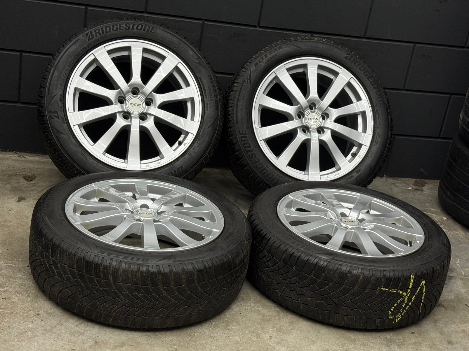 17 inch Platin - Seat Arona 5x100 ET46 205/55/17 Bridgestone, Ophalen, ., Banden en Velgen, 17 inch