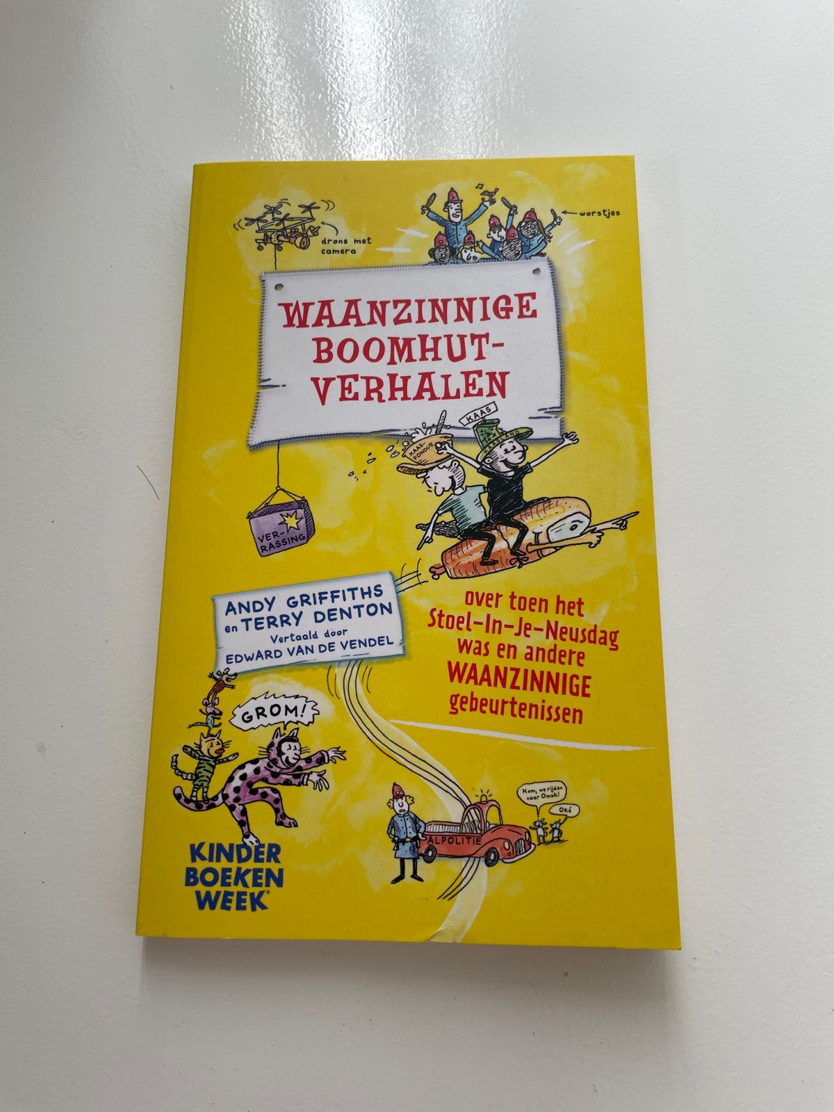 Waanzinnige Boomhut Verhalen - Andy Griffiths & Terry Denton, Boeken, Ophalen of Verzenden, Zo goed als nieuw, Fictie algemeen