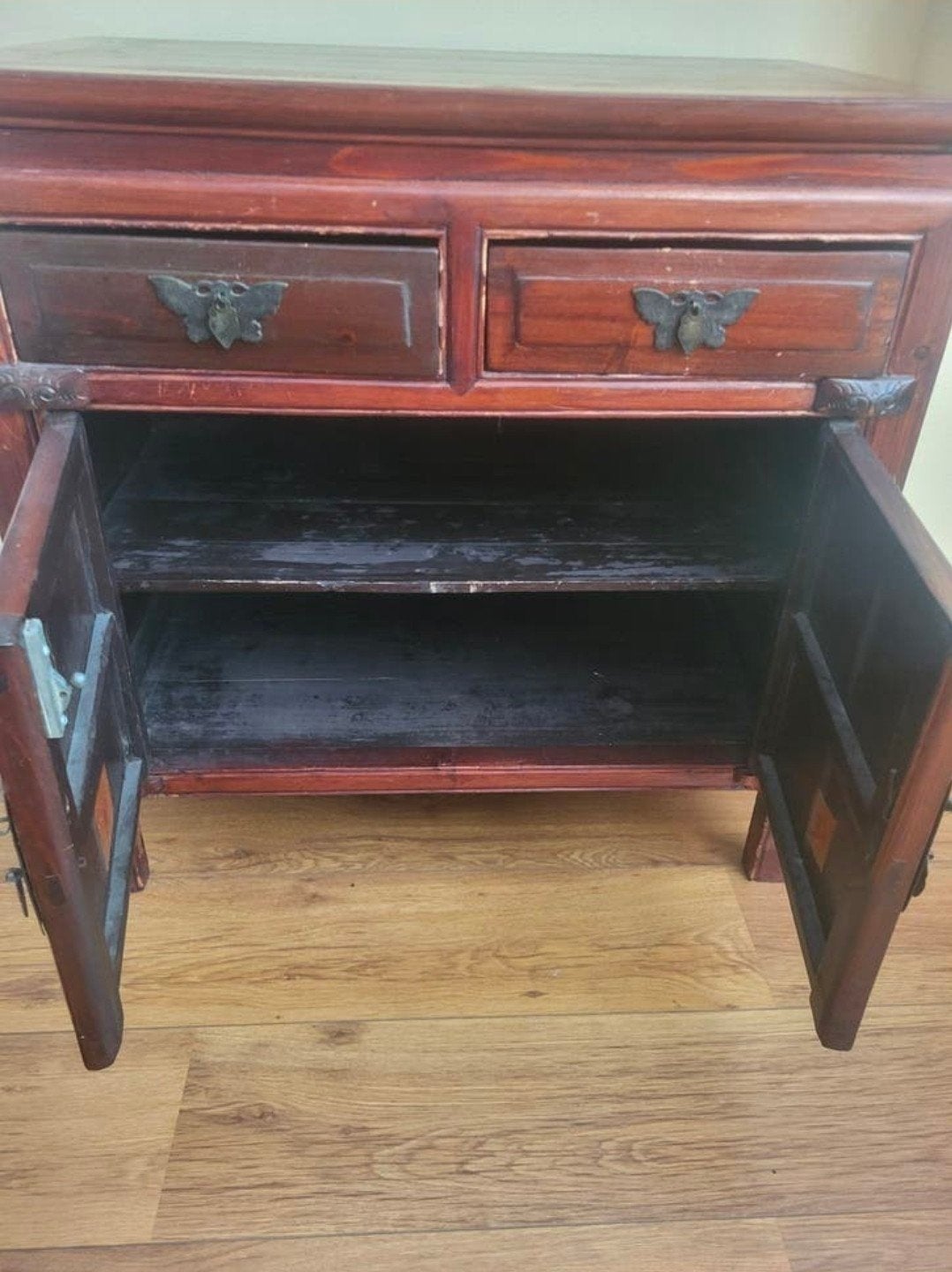 Chinese kast, Ophalen