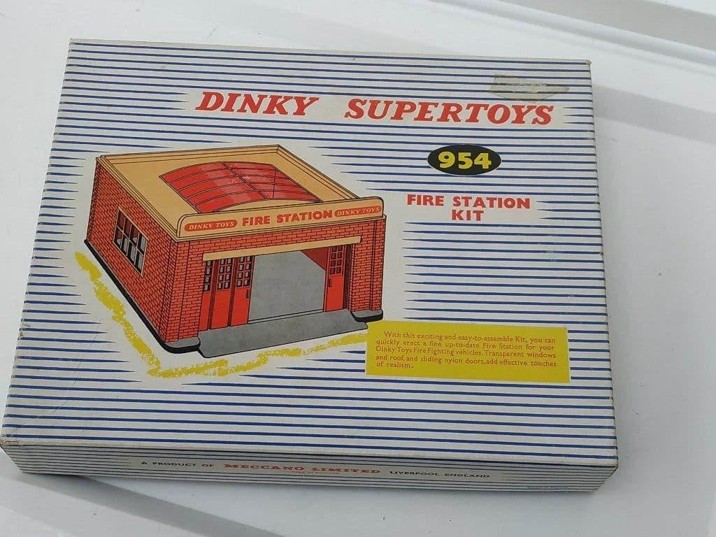 DINKY TOYS - FIRE STATION no.954 - Alleen de Originele DOOS, Verzenden, Zo goed als nieuw, Overige typen, Dinky Toys