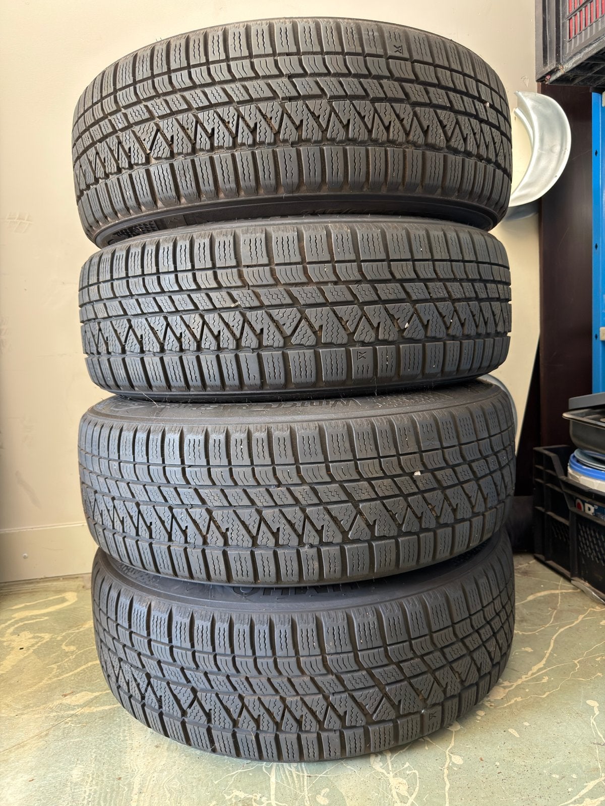 Kumho Wintercraft WS71 winterbanden met velgen 215/65 R17, Auto-onderdelen, Banden en Velgen, Ophalen, Banden en Velgen, 17 inch