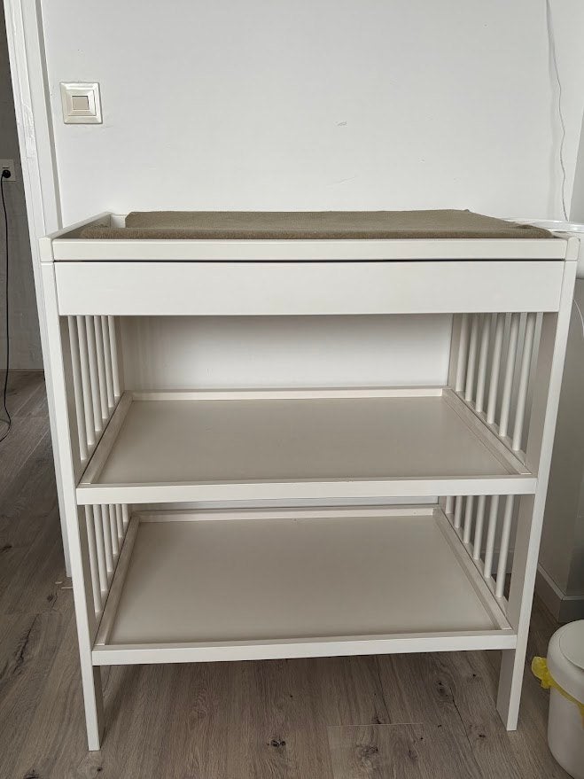 Commode> wit (ikea) met aankleedkussen, Ophalen, 50 tot 70 cm, Zo goed als nieuw, 75 tot 100 cm