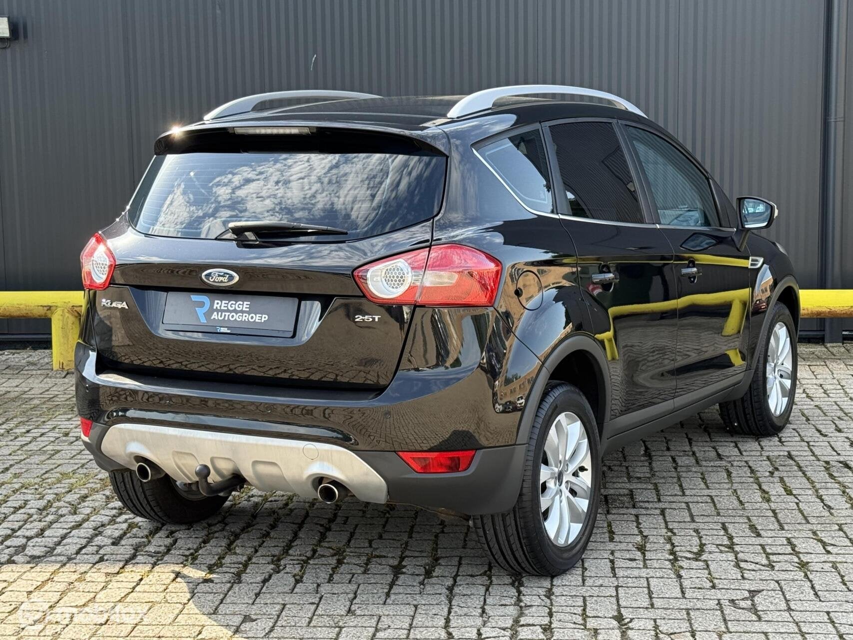 Ford Kuga 2.5 20V Titanium AWD | TREKHAAK | TOPSTAAT, Auto's, Ford, Gebruikt, Automatische klimaatregeling, Bedrijf, Handgeschakeld